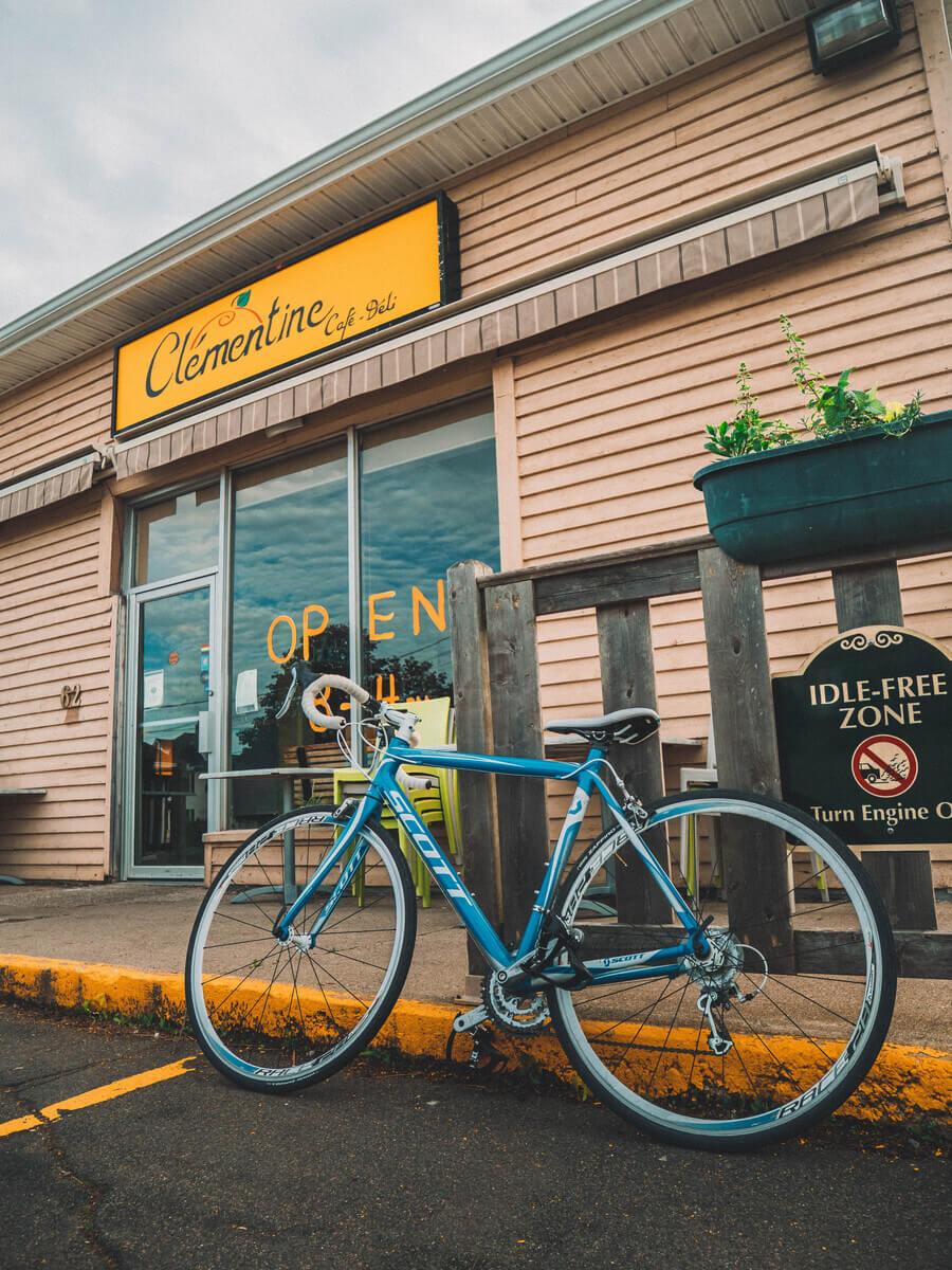 Clémentine Café (62 Elmwood Dr., Moncton)