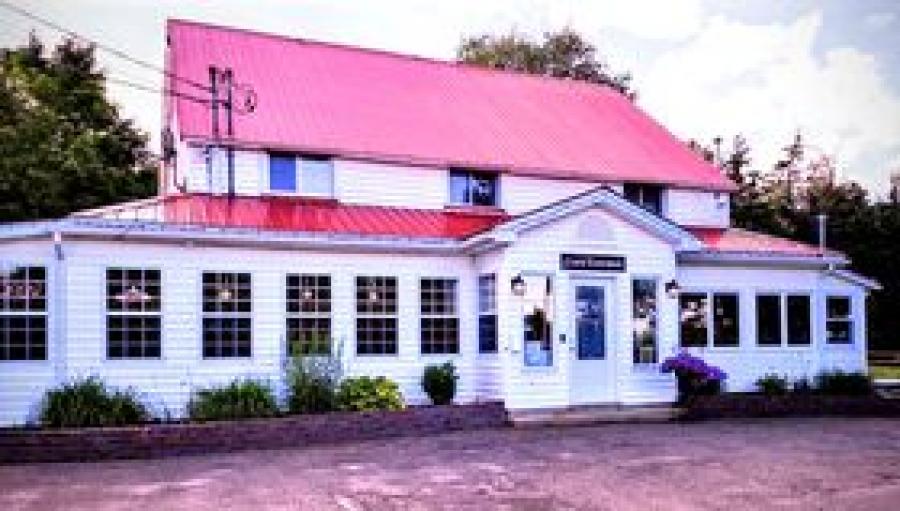 Crabbe Mountain Inn / #ExploreNB / Tourism New Brunswick