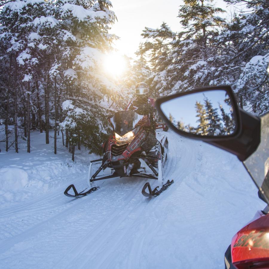 snowmobile_mtcarleton_christmas_mountain
