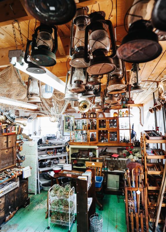 Wood Chuck's Carvings and Wood Chips Antiques, Acadian Coast