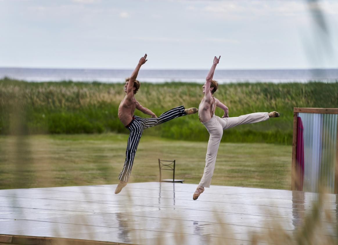 Ballet_By_The_Ocean
